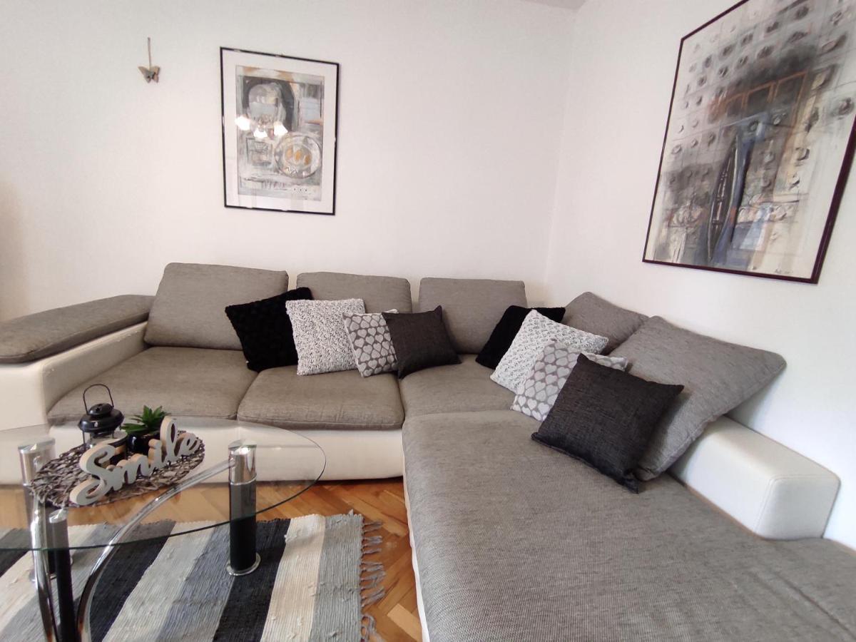 Deluxe Apartman Pervan Split Exteriör bild
