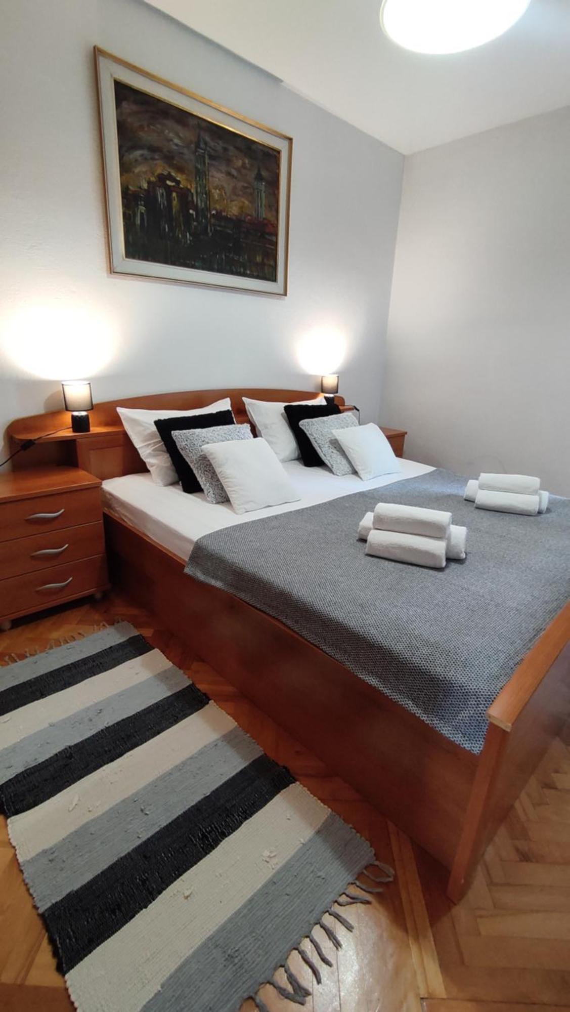 Deluxe Apartman Pervan Split Exteriör bild
